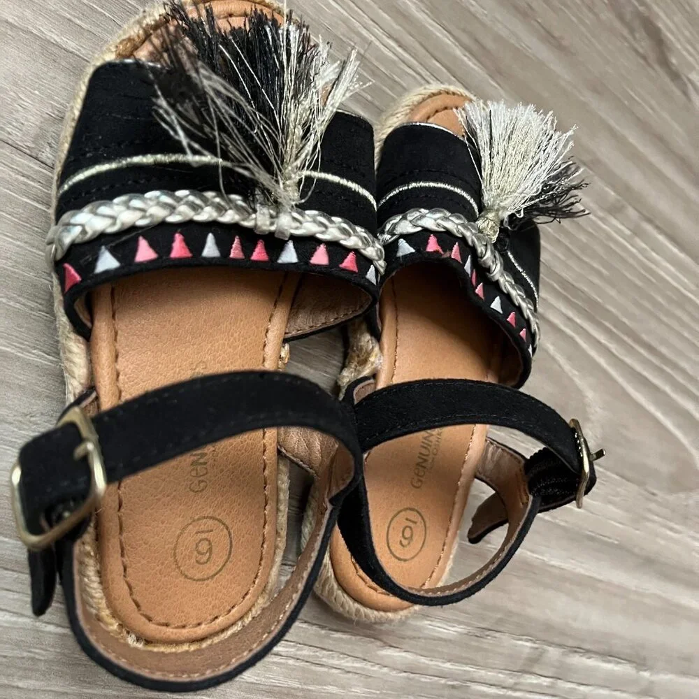 Oshkosh Genuine Kids Black Espadrille Sandals Toddler Girls Summer Beach Sz 6
